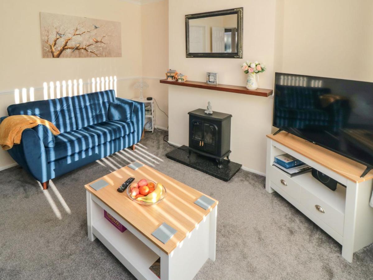 Fuschia Cottage Уитби Экстерьер фото